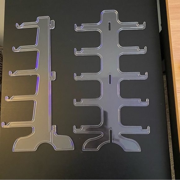 SHEIN Plastic Sunglasses Stand - Picture 4 of 6